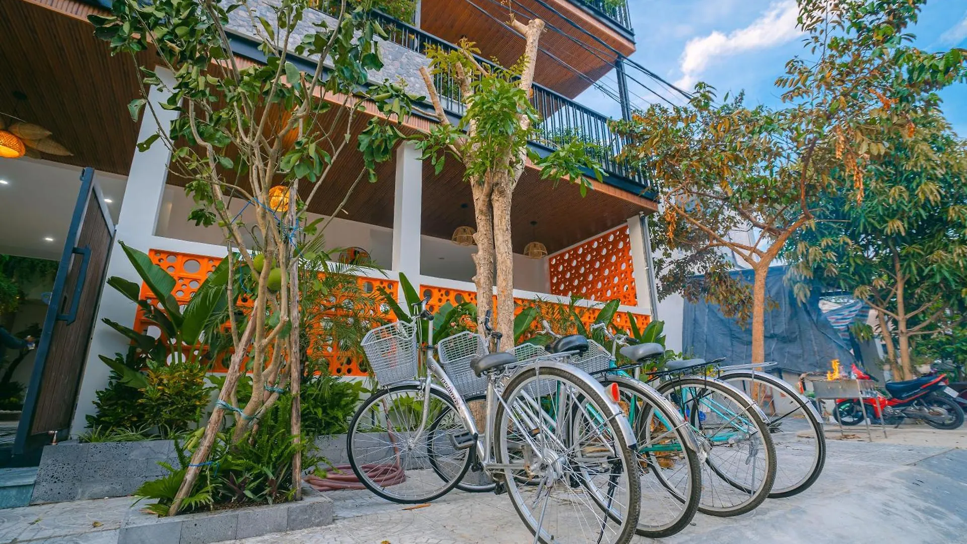 Beach Palm Villa Hội An 3*,